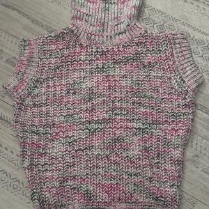Sleeveless Turtleneck Knit Top in Pink, Gray & White